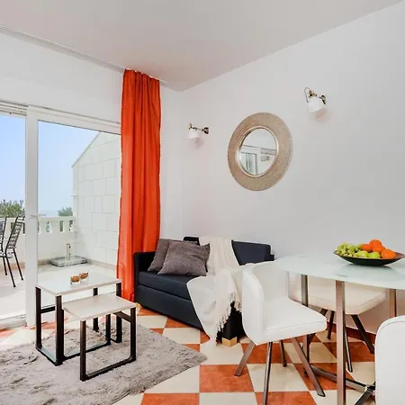 Pensionat And With Parking Space - 10339 Rogoznica (Sibenik-Knin)