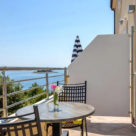 Guest house And With Parking Space - 10339 3*