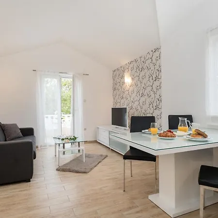 And With Parking Space - 10339 Rogoznica (Sibenik-Knin)