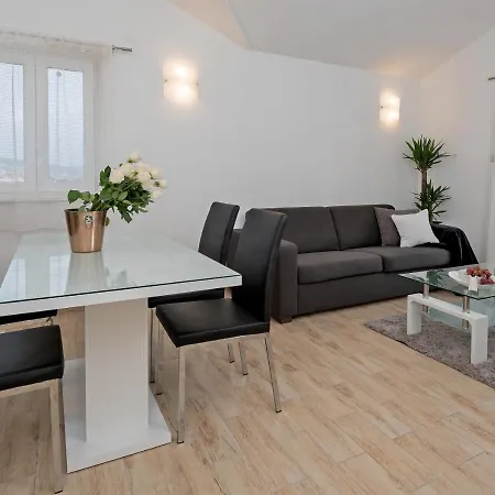 And With Parking Space - 10339 3* Rogoznica (Sibenik-Knin)