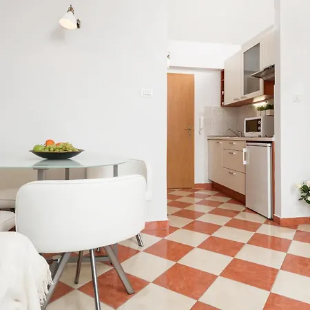 And With Parking Space - 10339 Pensionat Rogoznica (Sibenik-Knin)