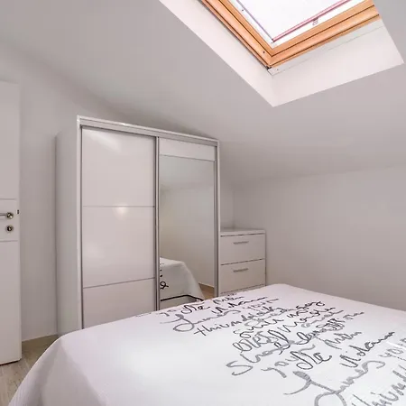 Πανσιόν And With Parking Space - 10339