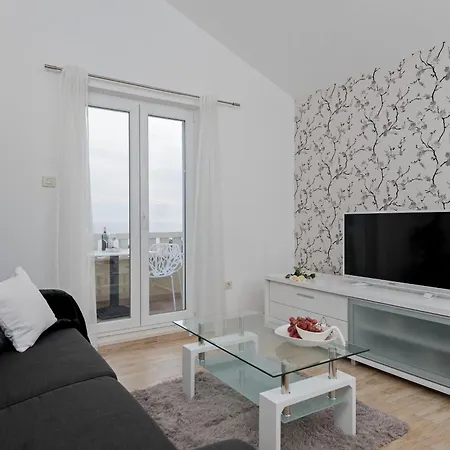 Pensionat And With Parking Space - 10339 3*