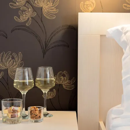 Πανσιόν And With Parking Space - 10339 Rogoznica (Sibenik-Knin)