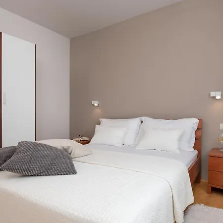 And With Parking Space - 10339