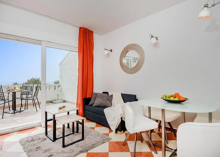 Gasthuis And With Parking Space - 10339 Rogoznica (Sibenik-Knin)