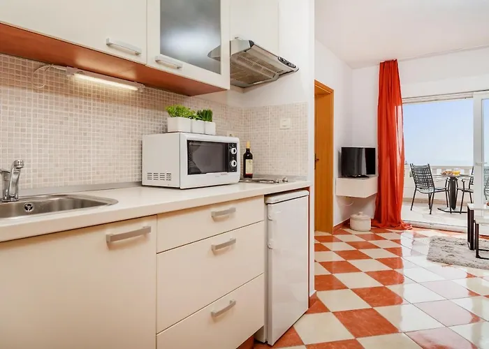 And With Parking Space - 10339 Rogoznica (Sibenik-Knin)