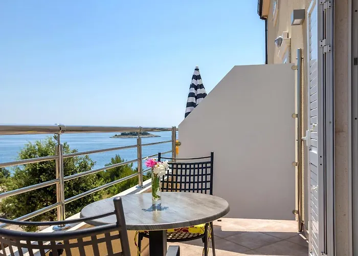 Pensión And With Parking Space - 10339 3*