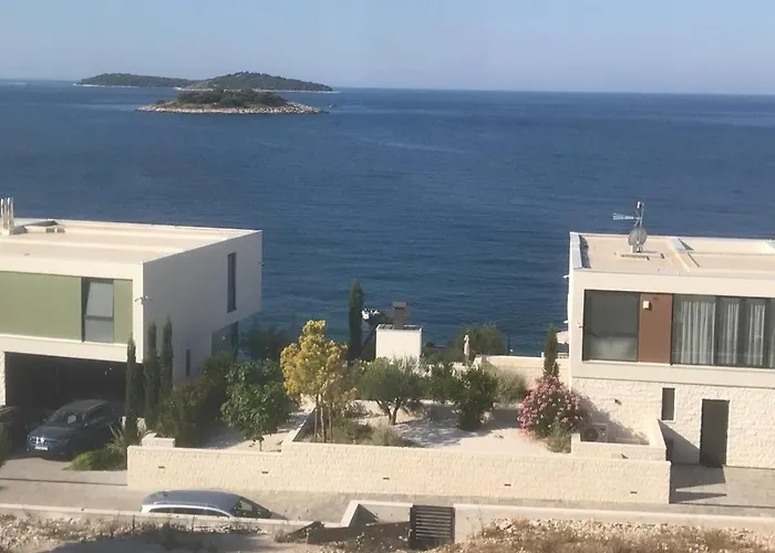 And With Parking Space - 10339 Rogoznica (Sibenik-Knin)