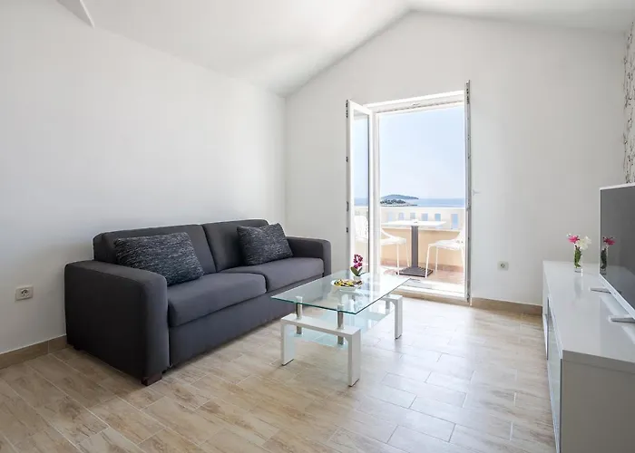 And With Parking Space - 10339 Pensión