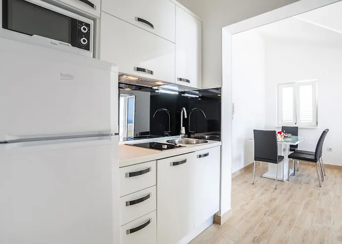 And With Parking Space - 10339 Guest house Rogoznica (Sibenik-Knin)